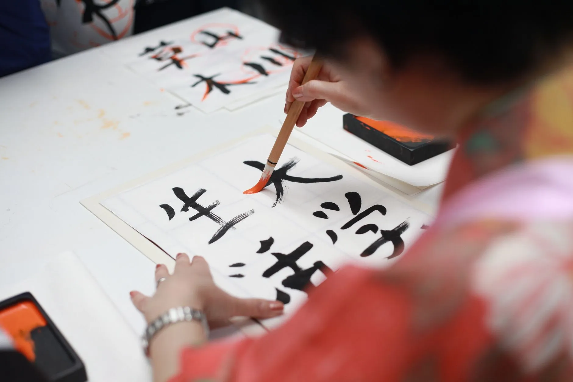 2025年深圳护照办理咨询政策新规与签证加急实务解析